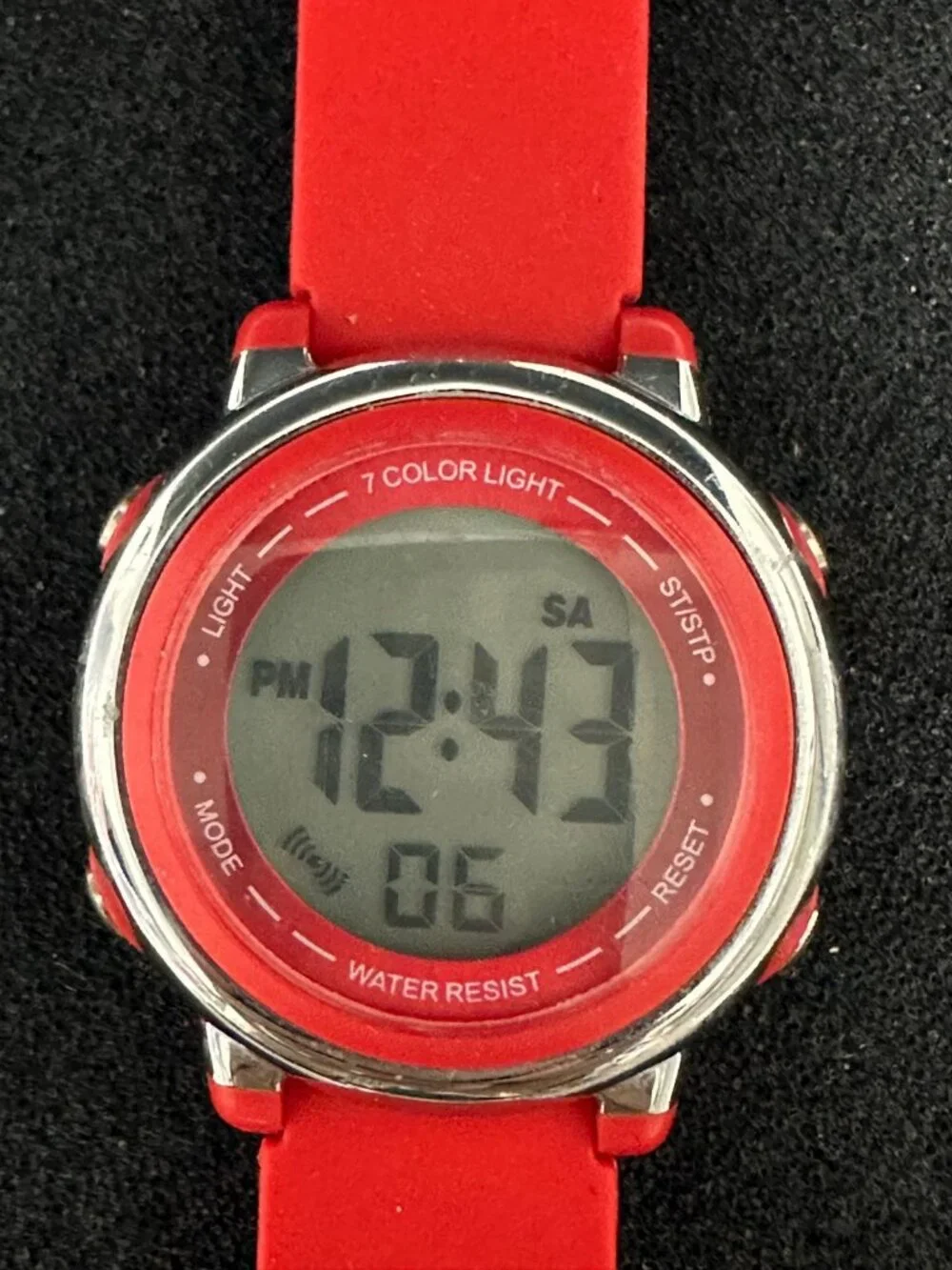 Skmei Womens Digital Watch Silver Tone Red Backlight Round New Battery 8.5
